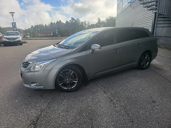 Toyota Avensis 2010 photo 3