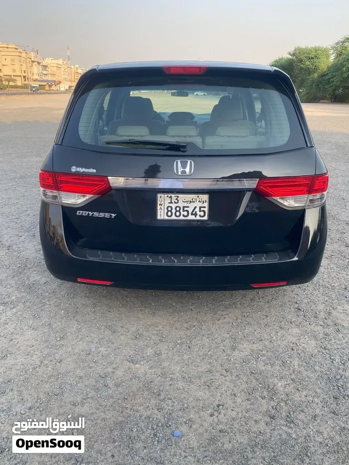 Honda Odyssey 2015 photo 2