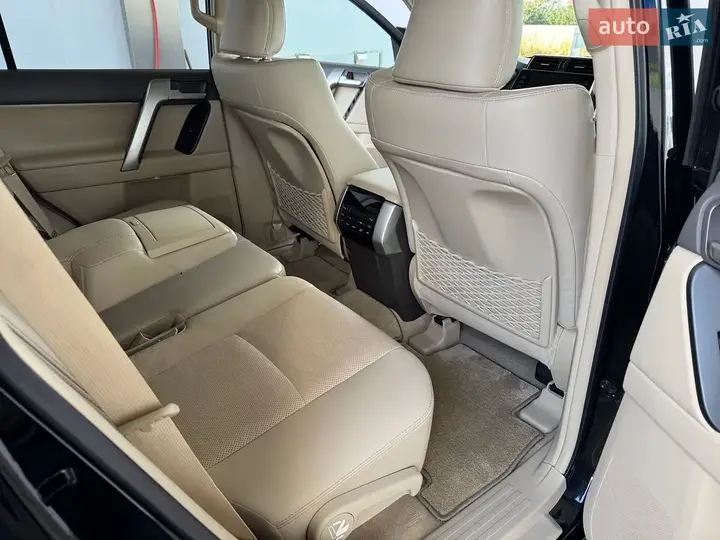 Toyota Land Cruiser Prado 2021 photo 3