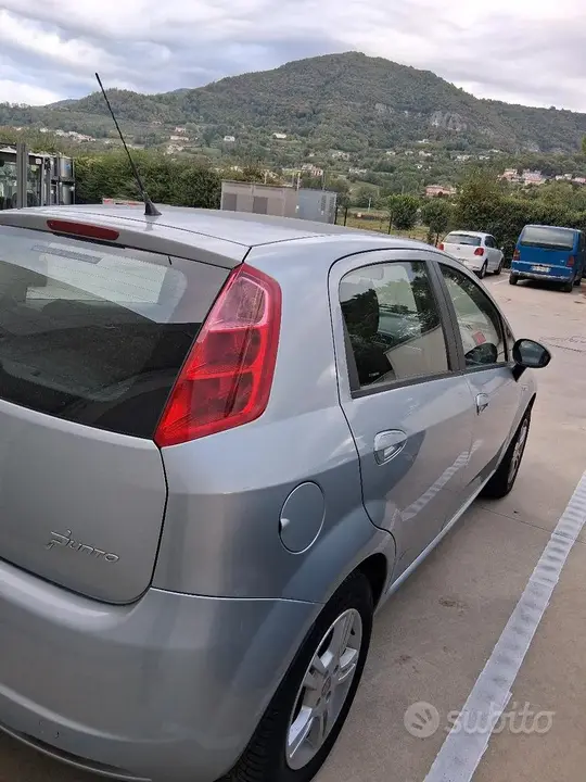 Fiat Punto 2008 photo 2
