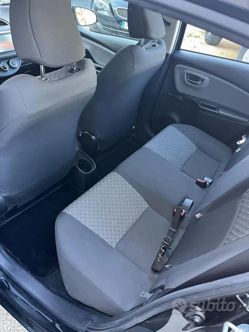Toyota Yaris 2015 photo 5