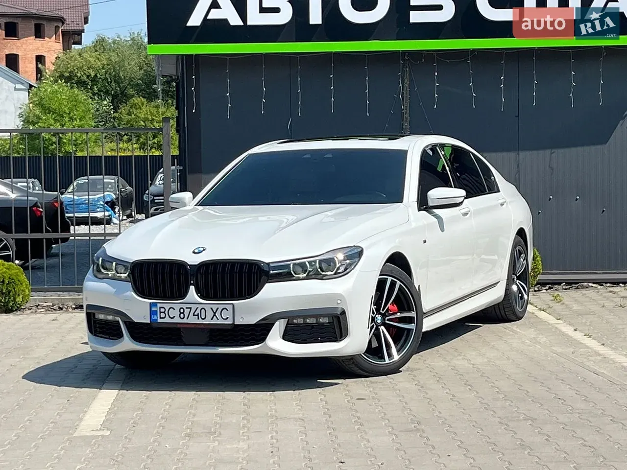 BMW 7 Series 2016 photo 2