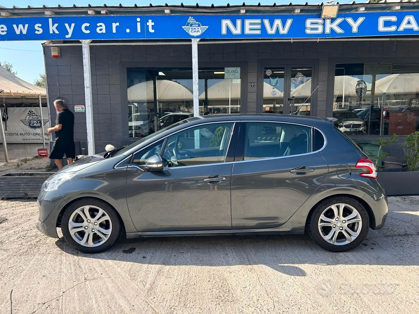 Peugeot 208 2015 photo 4