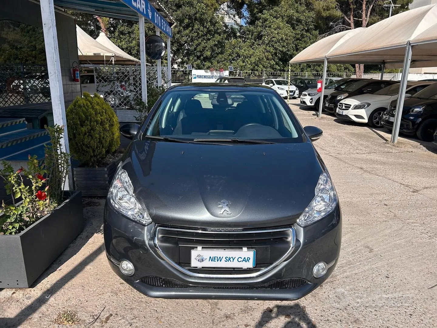 Peugeot 208 2015 photo 2
