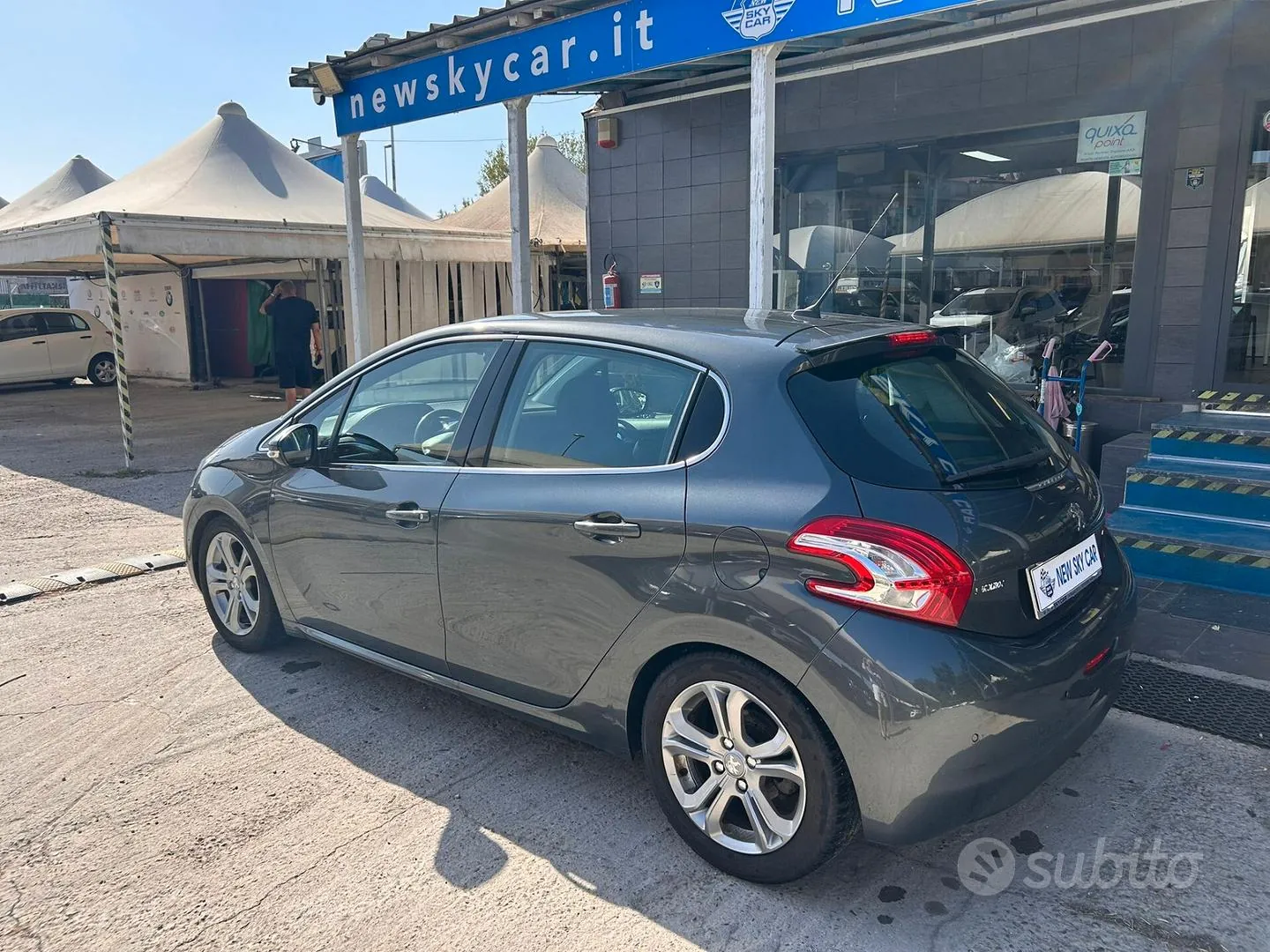 Peugeot 208 2015 photo 5