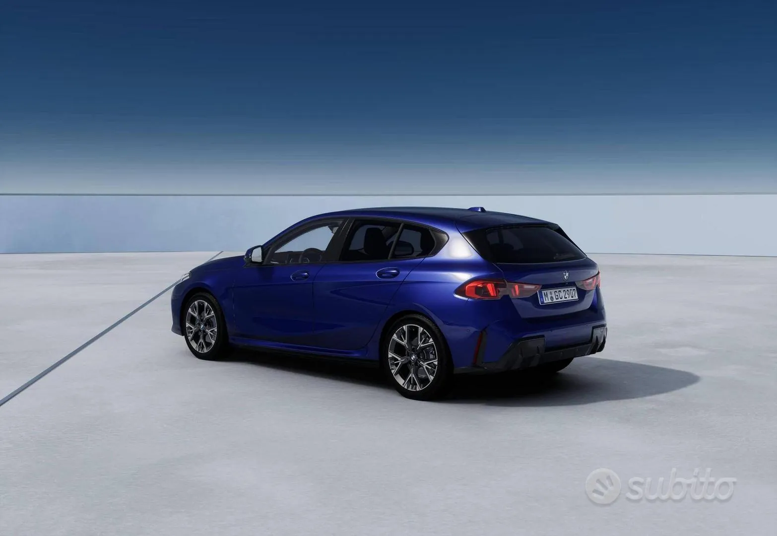 BMW 1 Series 2023 photo 2