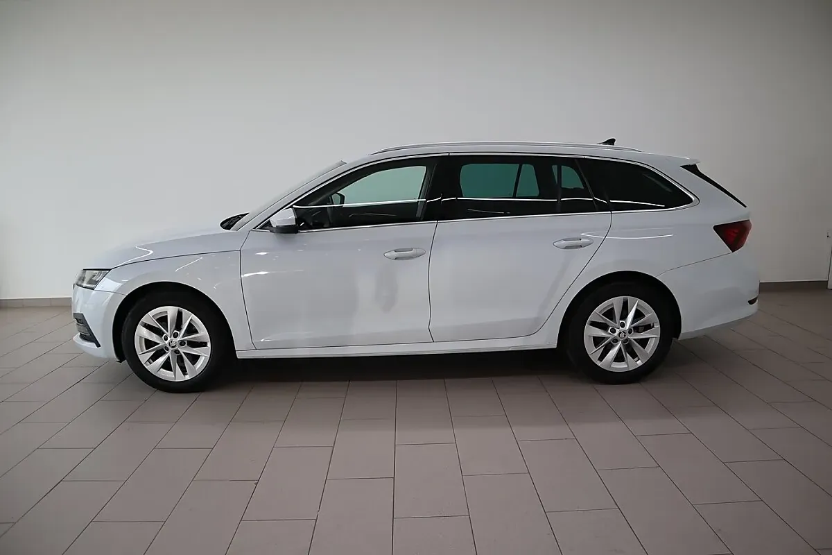 Skoda Octavia 2024 photo 3