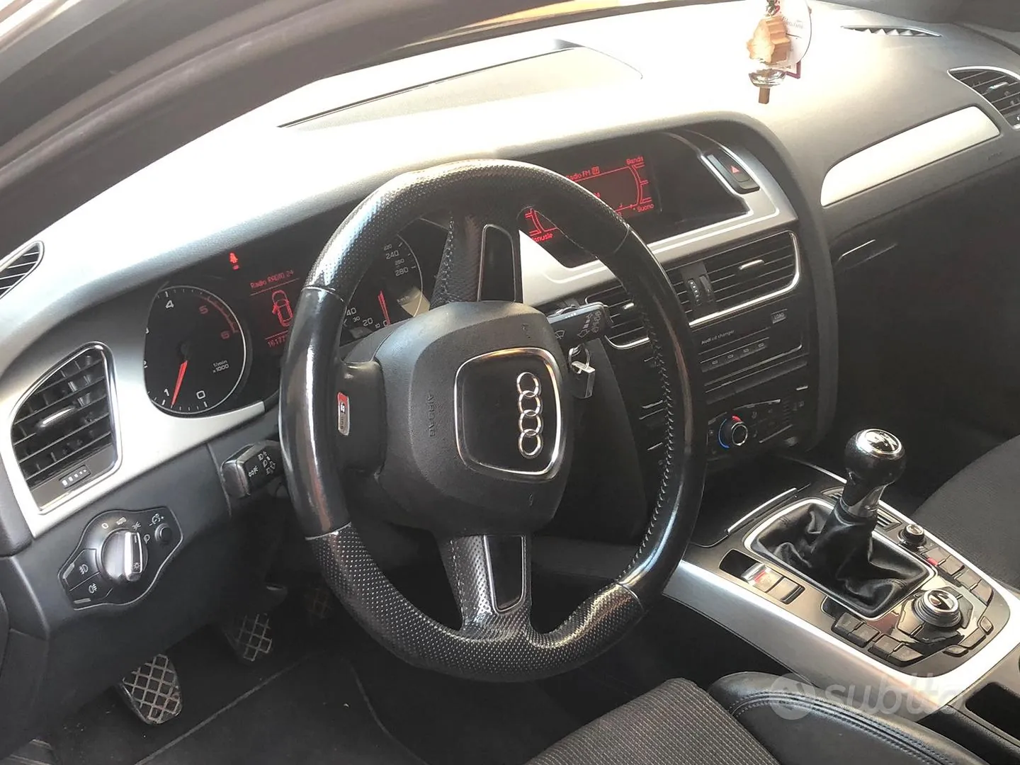 Audi A4 2009 photo 3