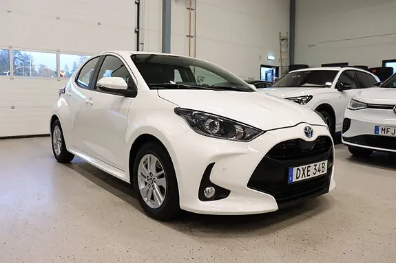 Toyota Yaris 2023 photo 2