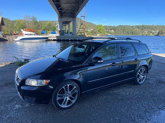 Volvo V50 2011 photo 2