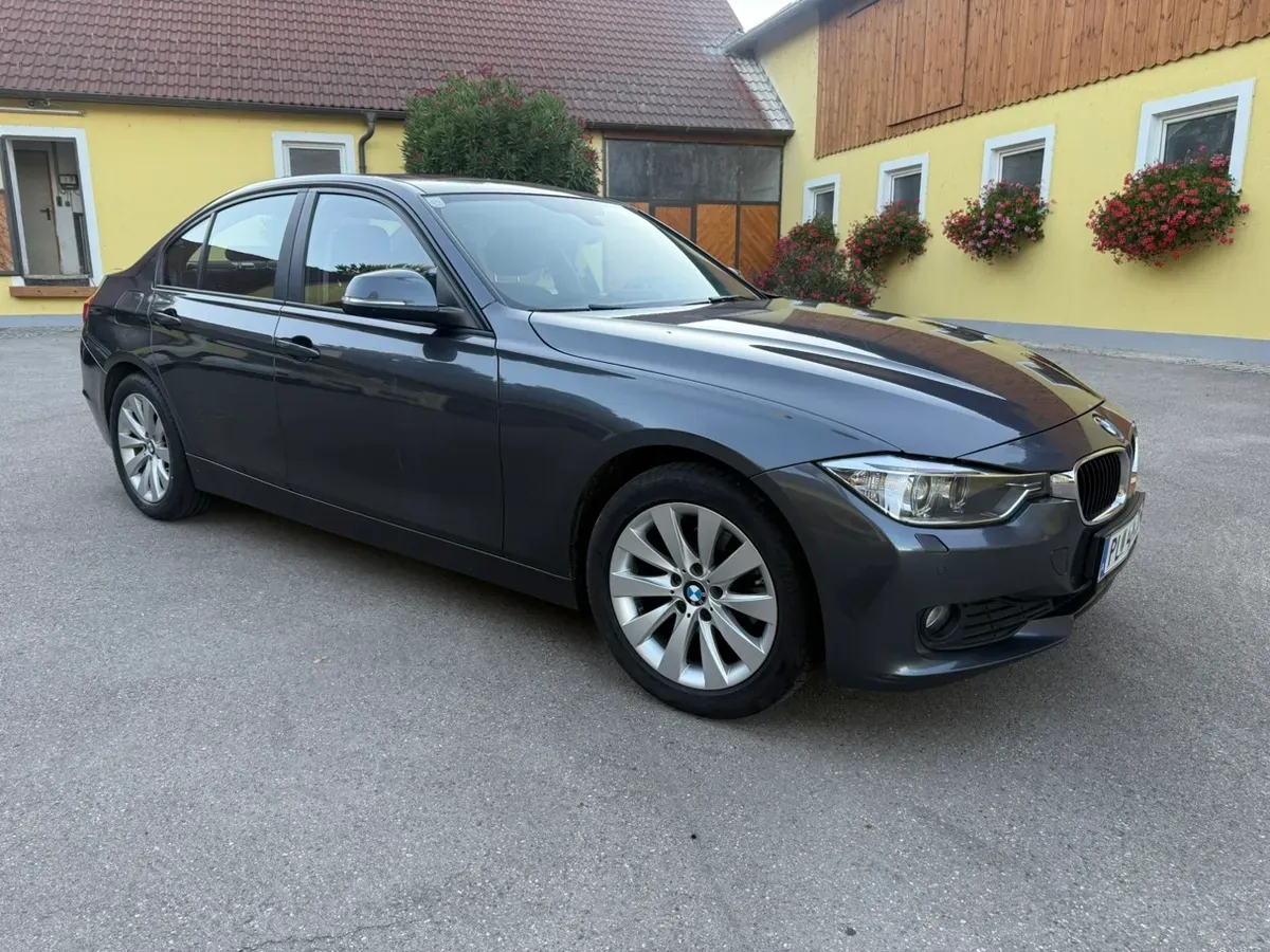 BMW 3 Series 2015 photo 2