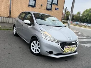 Peugeot 208 2015 photo 2