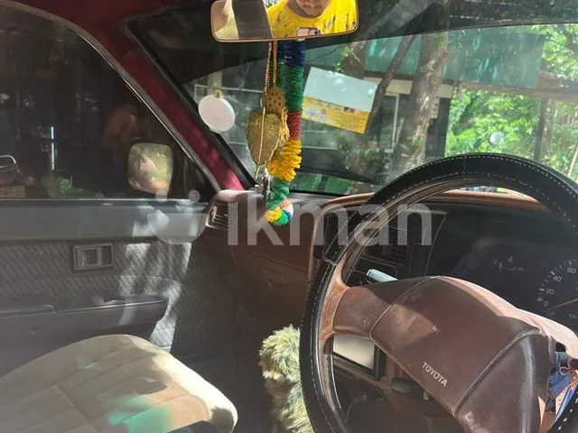 Toyota Hilux 1990 photo 3