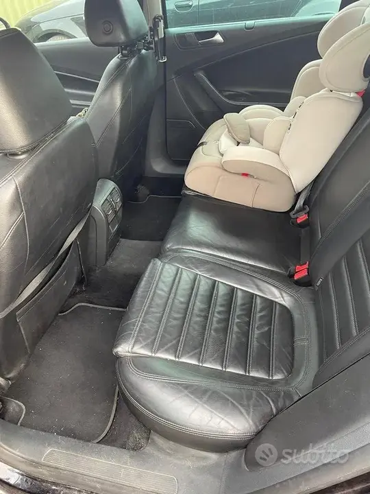Volkswagen Passat 2009 photo 5