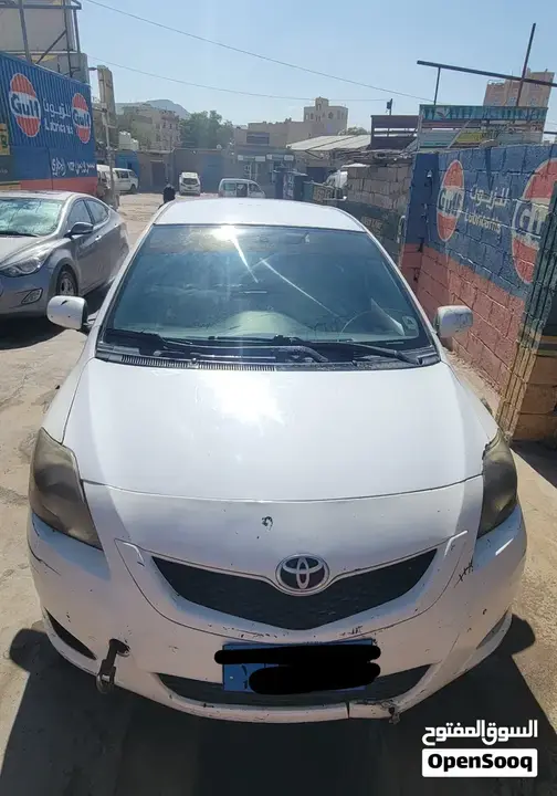 Toyota Yaris 2012 photo 2