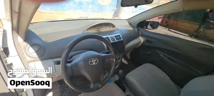 Toyota Yaris 2012 photo 3