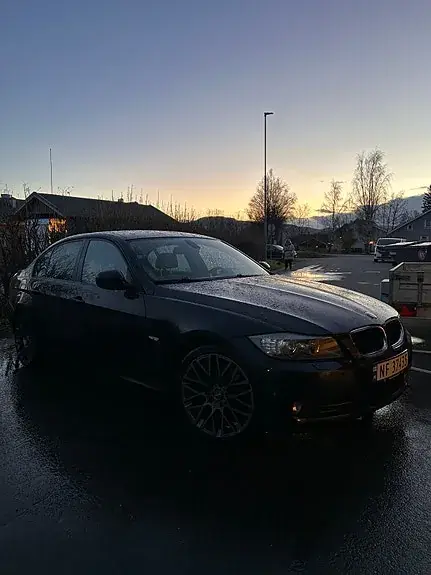 BMW 320I 2009 photo 3