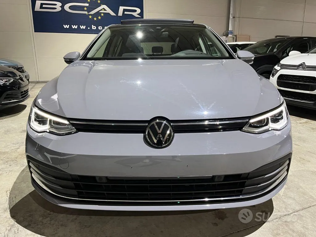 Volkswagen Golf 2024 photo 2