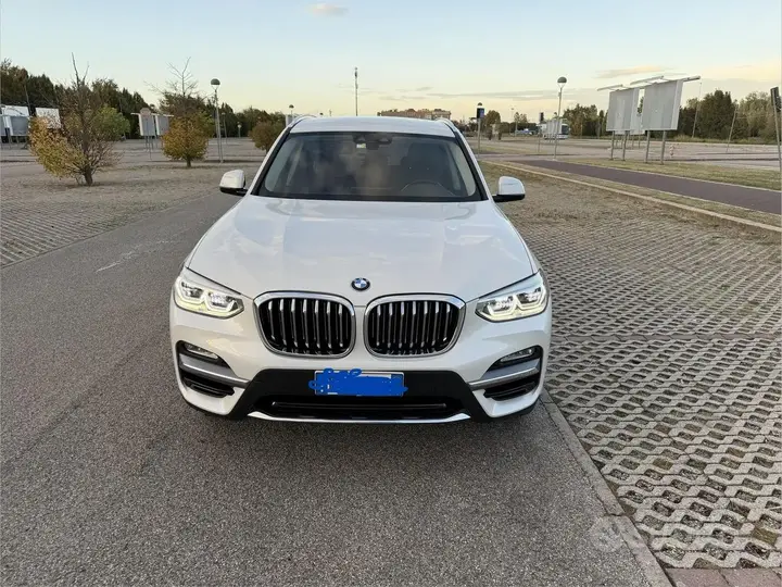 BMW X3 2019 photo 2