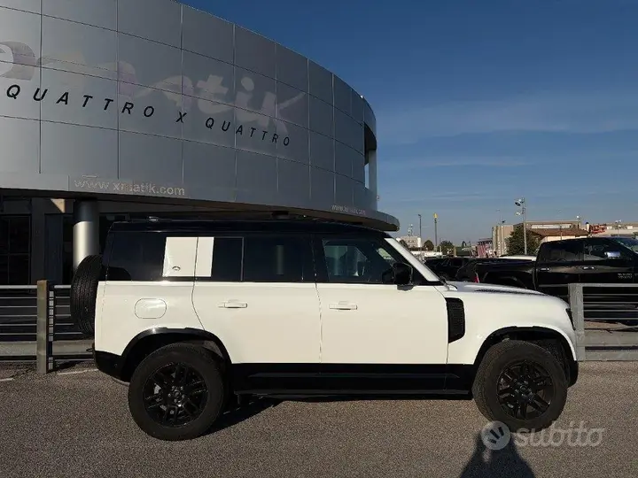 Land Rover Defender 2022 photo 2