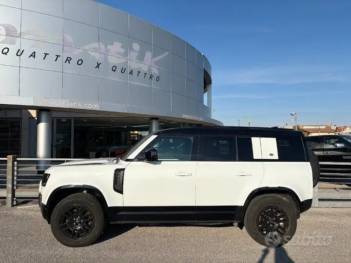 Land Rover Defender 2022 photo 3