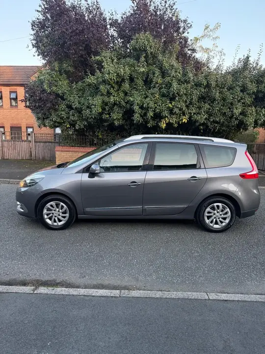 Renault Grand Scenic 2015 photo 4