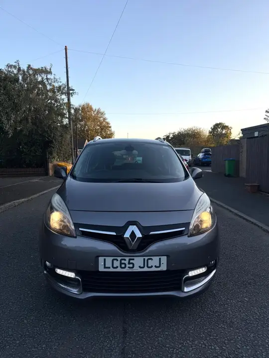 Renault Grand Scenic 2015 photo 2