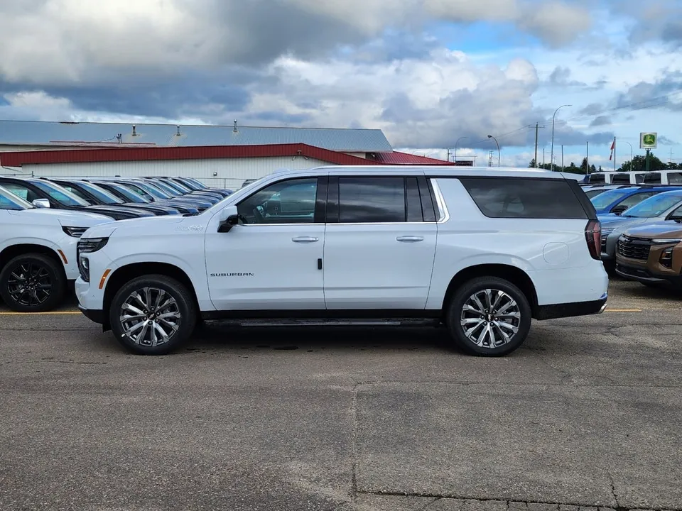 Chevrolet Suburban 2026 photo 3