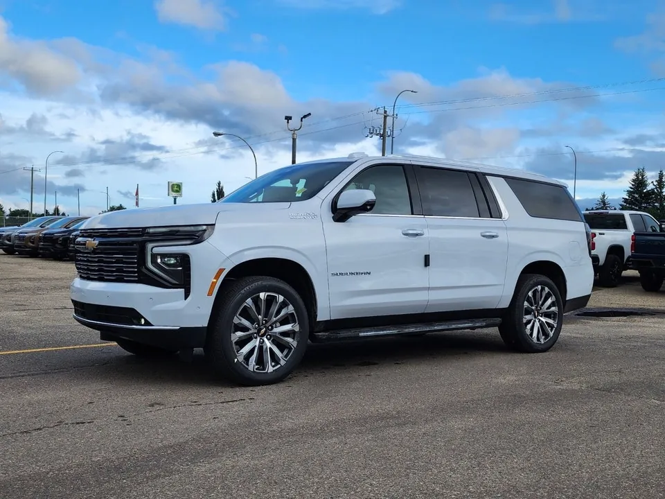 Chevrolet Suburban 2026 photo 2