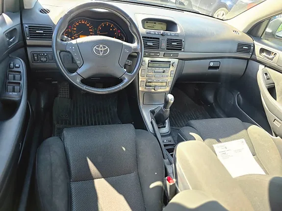 Toyota Avensis 2004 photo 3