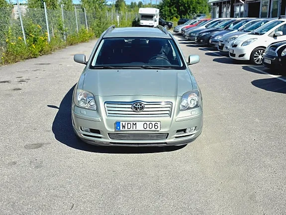 Toyota Avensis 2004 photo 4