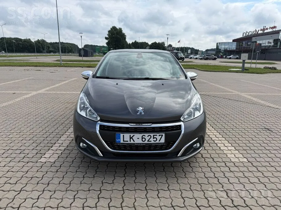 Peugeot 208 2018 photo 2
