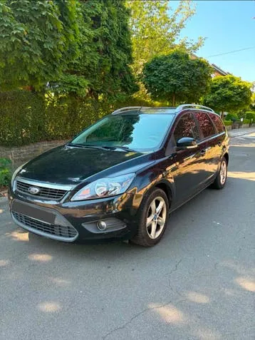 Ford Focus 2010 photo 2
