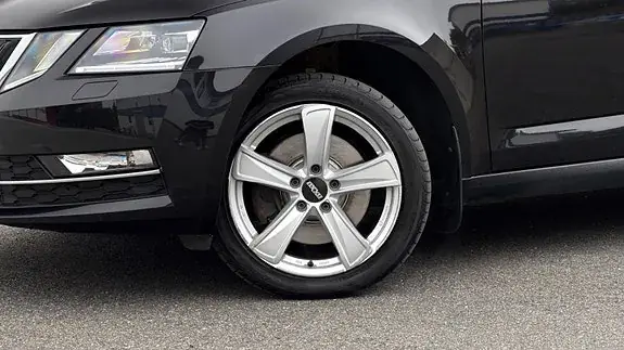 Skoda Octavia 2018 photo 3