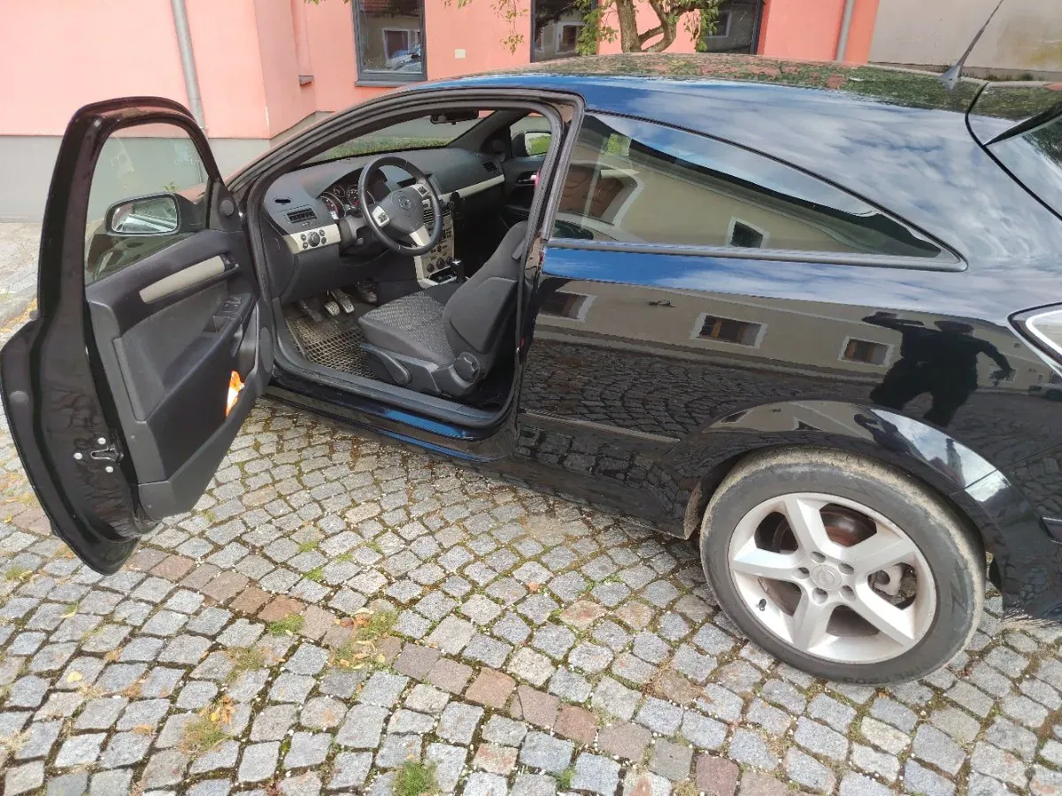 Opel Astra 2008 photo 2