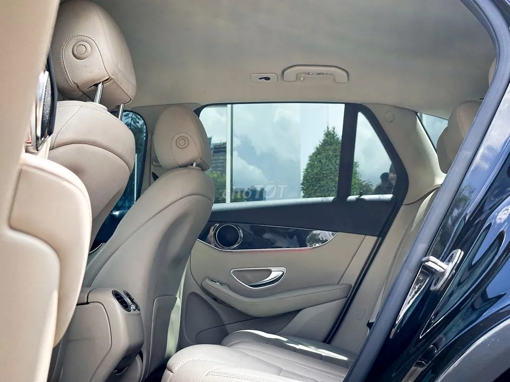 Mercedes-Benz Glc 2022 photo 2