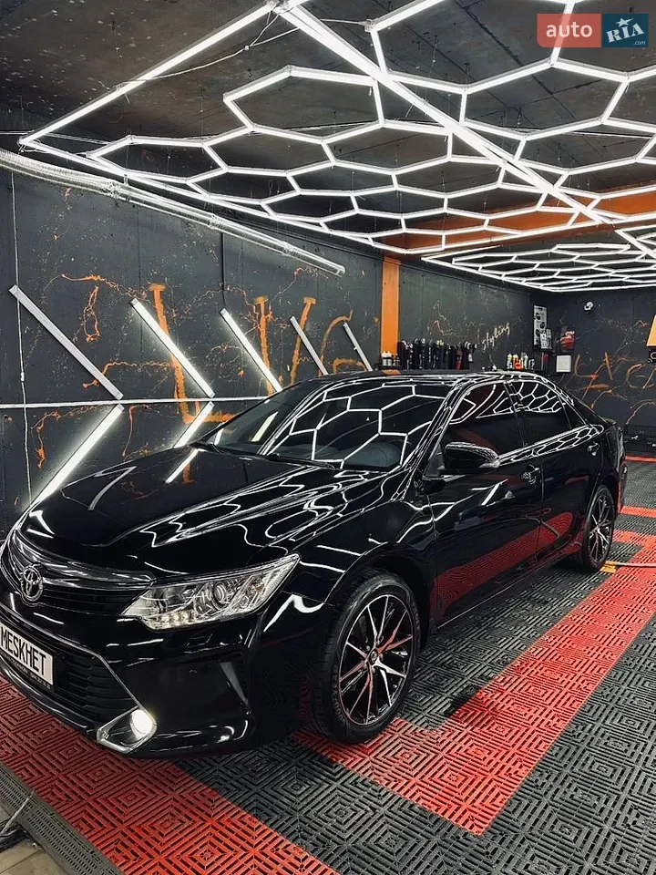 Toyota Camry 2017 photo 2