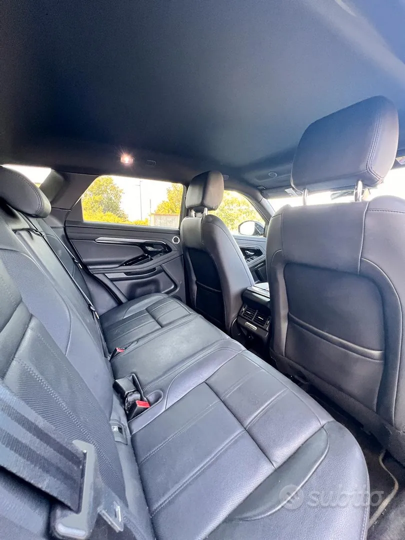 Land Rover Range Rover Evoque 2023 photo 4