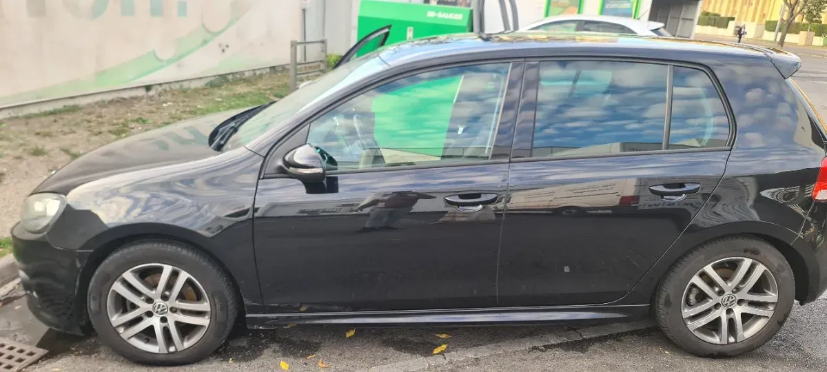 Volkswagen Golf 2010 photo 3