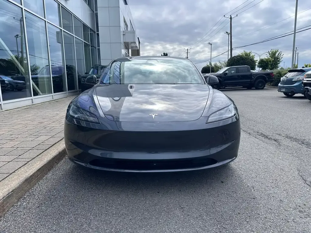 Tesla Model 3 2024 photo 3