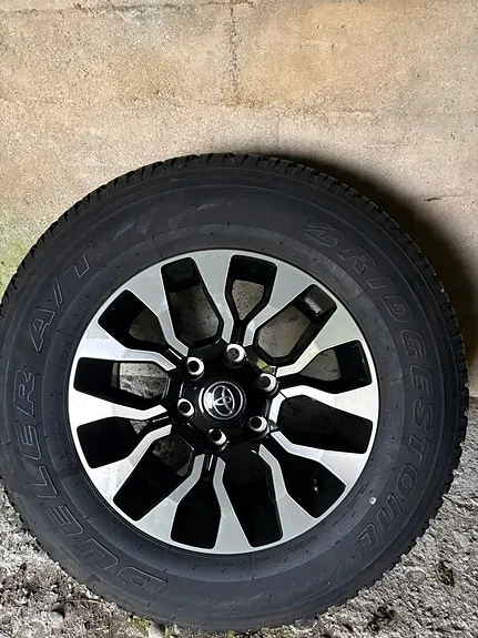 Toyota Hilux 2024 photo 2