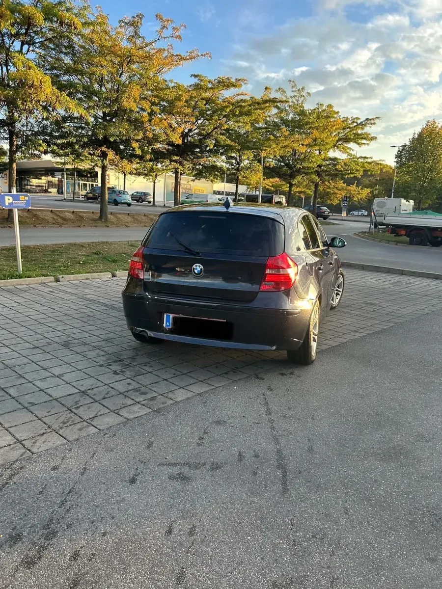 BMW 1 Series 2009 photo 3