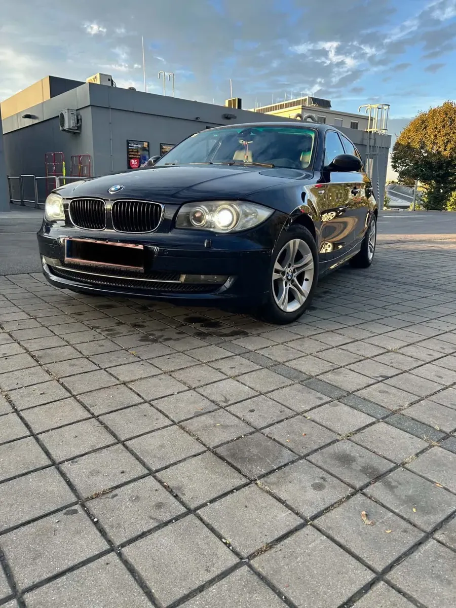 BMW 1 Series 2009 photo 2