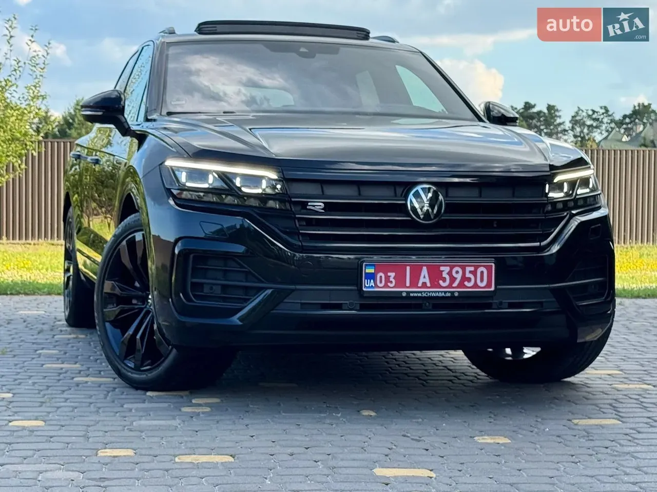 Volkswagen Touareg 2023 photo 2