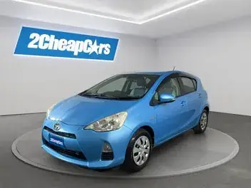 Toyota Aqua 2013 photo 2