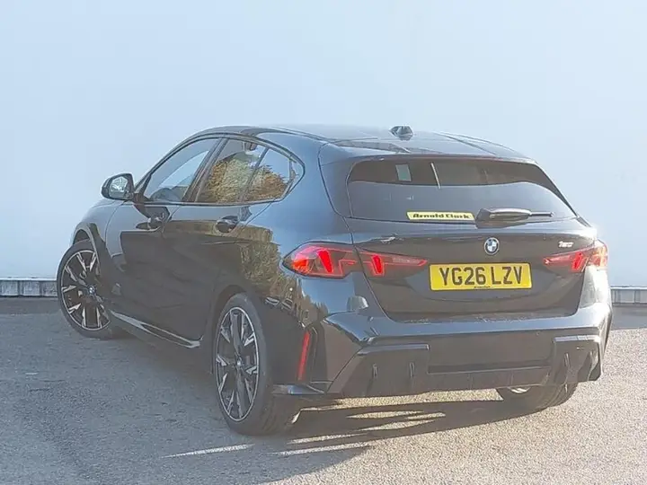 BMW 1 Series 2026 photo 2