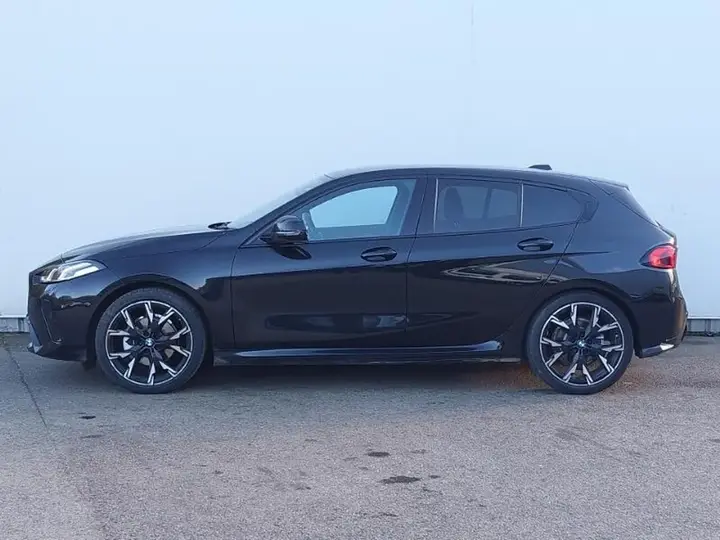BMW 1 Series 2026 photo 4
