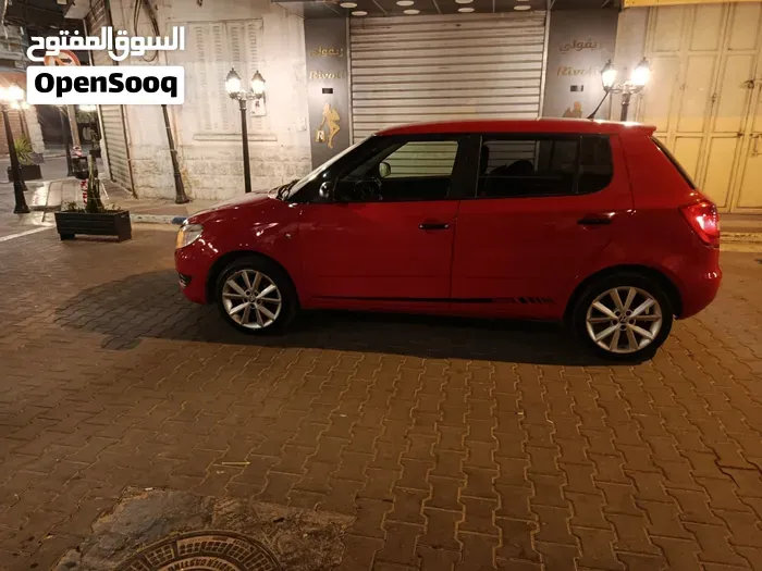 Skoda Fabia 2012 photo 2