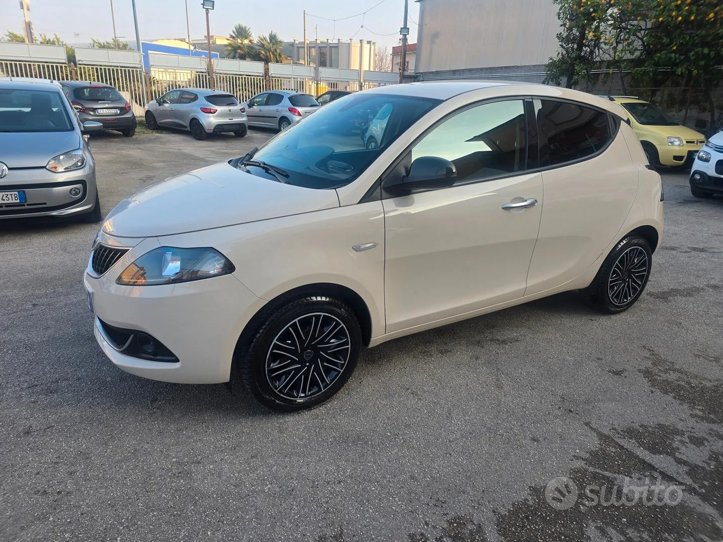 Lancia Ypsilon
