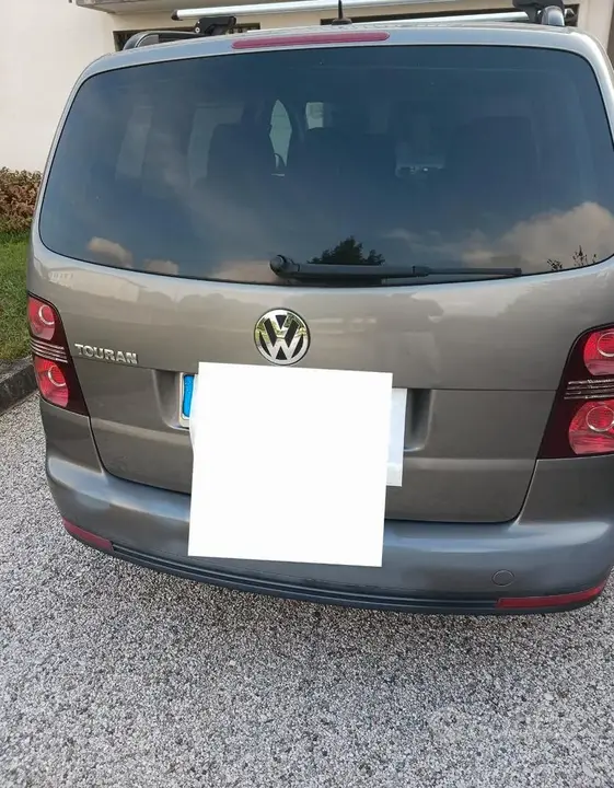 Volkswagen Touran 2008 photo 2